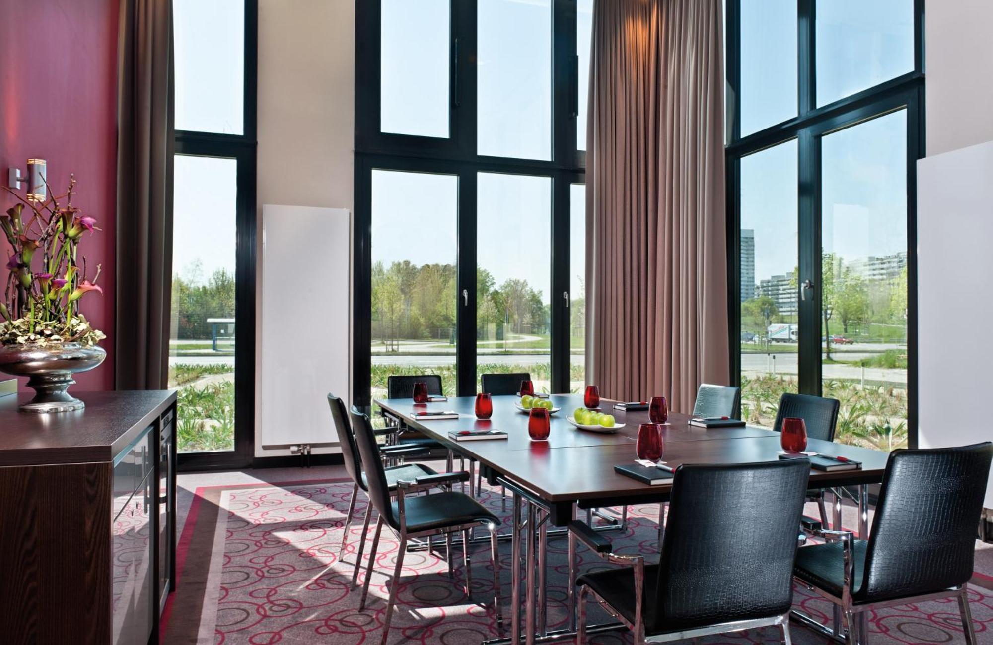 Leonardo Royal Hotel Мюнхен Экстерьер фото